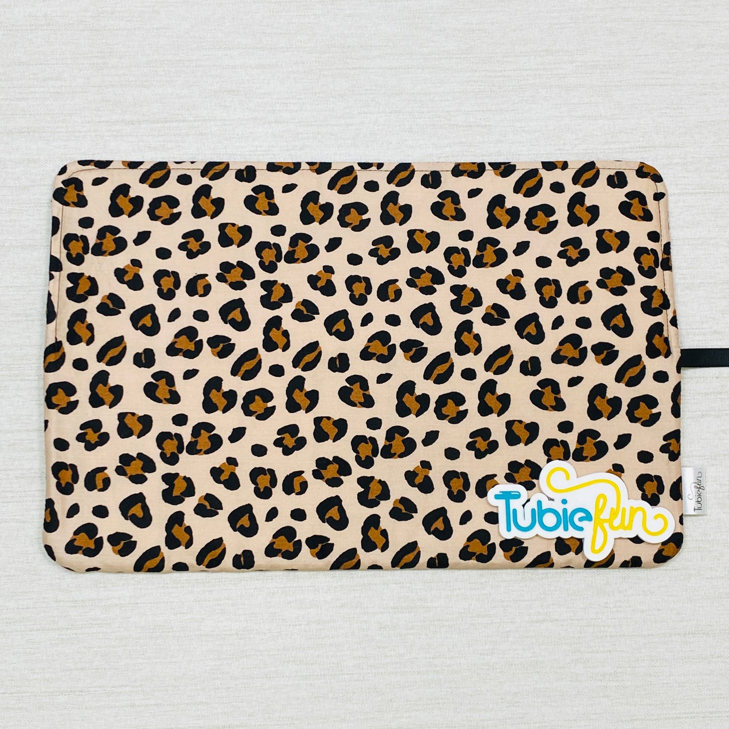 Syringe Roll - Cream Leopard Print