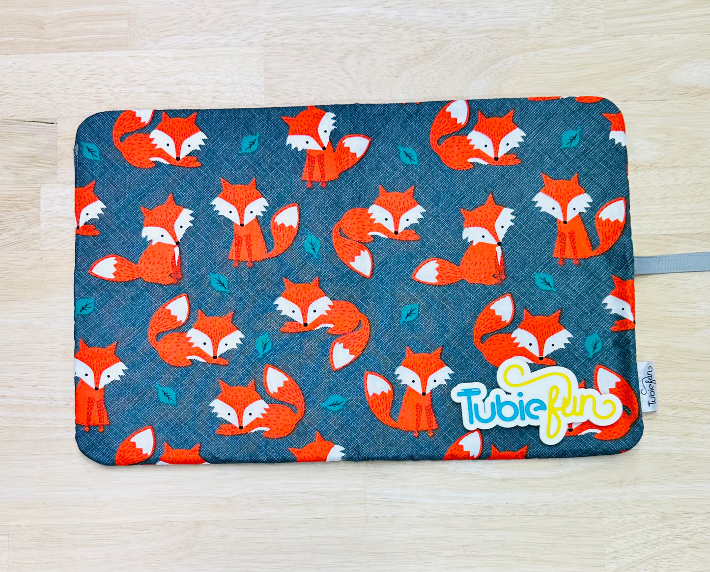 Syringe Roll - Red Foxes on Grey
